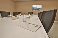 Mardin Airport Otel - parking