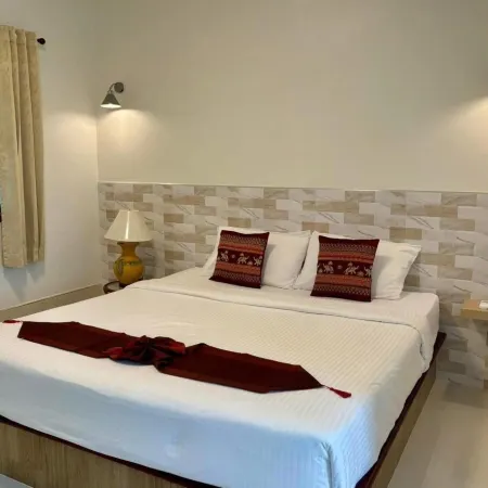 SUAN SANG CHAN RIVERSIDE RESORT