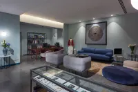 M Suite Hotel - parkir