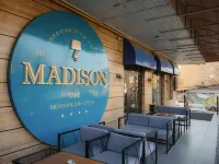 Madison Ave Hotel Bishkek - Bares