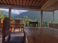 Sugi Gede Homestay Hôtels à proximité de : Un tas de cascades