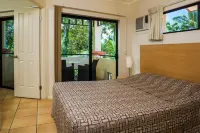 City Plaza Apartments - 3-Star