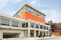 Hampton Inn & Suites Clayton/St. Louis-Galleria Area Hotels in Clayton