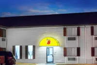 Super 8 by Wyndham Columbus Hotels in Columbus