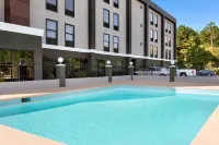 La Quinta Inn & Suites by Wyndham Selma/Smithfield I-95 Hotels in Johnston County