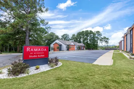 Ramada by Wyndham Studio Suites Dothan Отели в г. Дотан