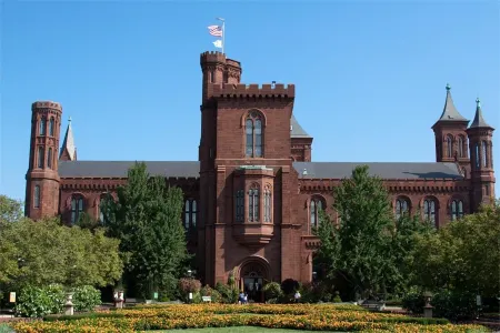Courtyard Silver Spring Downtown Отели рядом с достопримечательностью «Beanstalk»