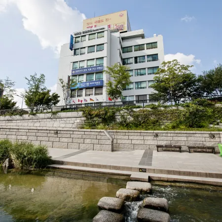 Central Tourist Hotel Отели рядом с достопримечательностью «Торговый центр Sewoon Plaza»