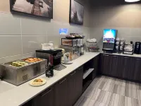 Super 8 by Wyndham Macleod Trail Calgary - 朝食
