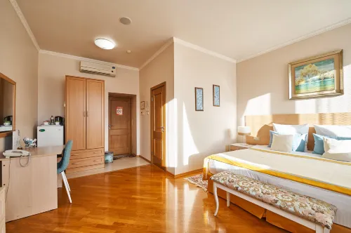 PoliArt Hotel