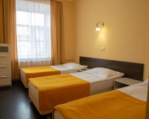 Yellow Hotel Các khách sạn gần Cung điện Vorontsov