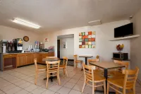 Super 8 by Wyndham Blackwell Hotels in Blackwell