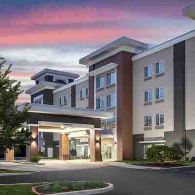 La Quinta Inn & Suites by Wyndham Columbus - Edinburgh Hotel Exterior