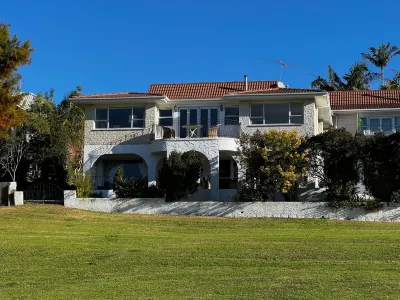 Waiake Beach Apartments Hotels near Orewa Lookout