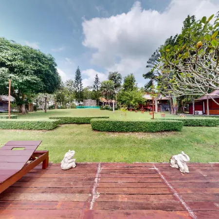 Baanwangnamkeaw Lodge Отели в г. Ванг Нам Кхио