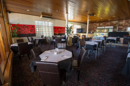 Elkira Court Motel Отели в г. Брейтлинг