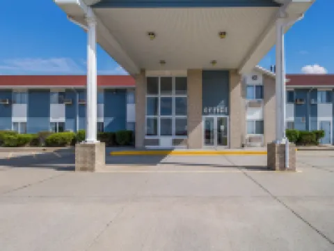 アライアンス ホテル & スイーツ, ア ハワード ジョンソン バイ ウィンダム アライアンスのホテル