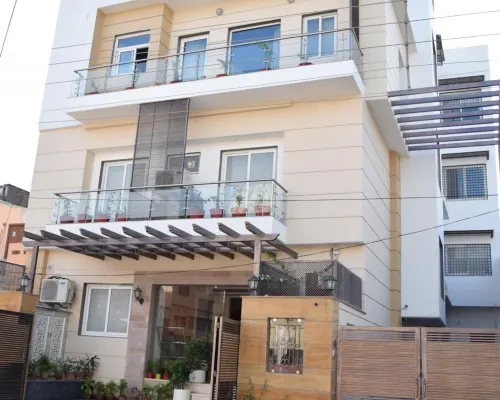 De Bougain Villa 몽키 템플 (두르가 사원) 주변 호텔