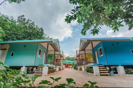 Chalalai Resort Kham Chanot Отели в г. Ban Dung