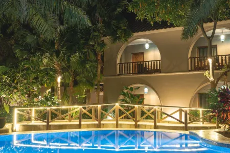 Coconut Lodge Отели в г. Jepara Regency