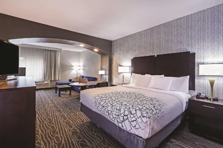 La Quinta Inn & Suites by Wyndham Palestine Отели в г. Anderson County