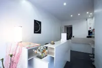 أداليسيا هوتل آند كوفي