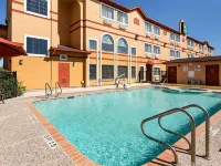 Quality Suites San Antonio Brooks City Base Hotels near Pickwell Park