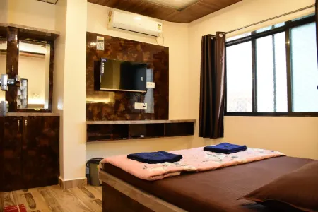 Suyog Hotel Отели в г. Матеран