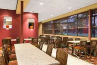 Days Inn by Wyndham Hamilton Hotels in Hamilton