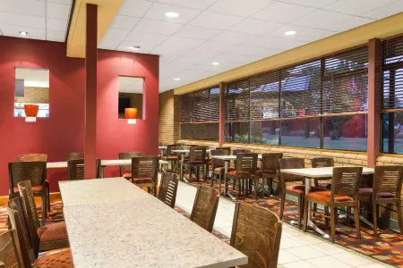 Days Inn by Wyndham Hamilton Отели в г. Гамильтон