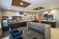 Holiday Inn Express & Suites IRON MOUNTAIN by IHG - breakfast