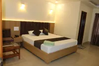 Hotel Crystal Inn 酒店