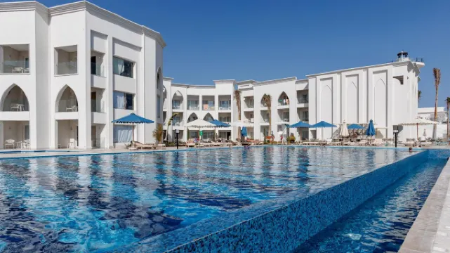 Sunrise Remal Beach Resort