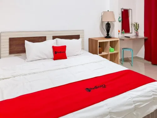 RedDoorz Syariah Near Tanjung Pinang City Center