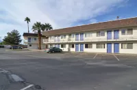 Motel 6 Indio, CA - Palm Springs - parking