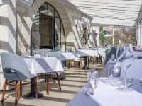 The Originals Boutique, Hôtel le George , Loches Hotels in Loches