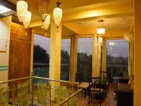 Hotel Mahishmati Palace Hotels in Khargone