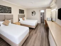 Gladstone CBD Motel - parking