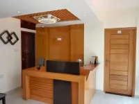 White Park Boutique Hotel - parking