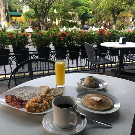 Hotel Concierge Plaza Colima