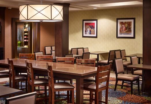 홀리데이 인 익스프레스 & 스위트 티민스