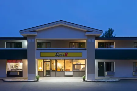 Super 8 by Wyndham White River Junction