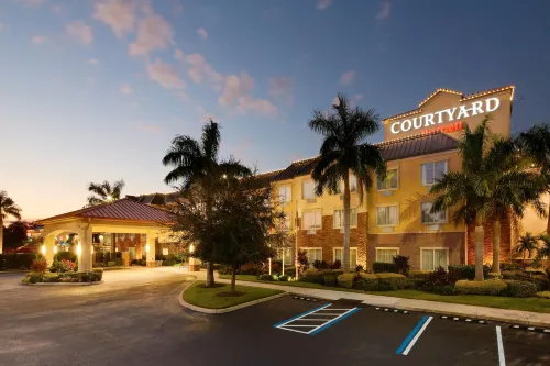 Courtyard Sarasota at University Town Center Hoteles en Lakewood Ranch