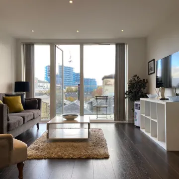 Blissful One Bed Near the River Отели рядом с достопримечательностью «Чизик Хаус энд Гарденс»