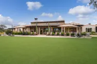 Grand Reserve Inn - parking