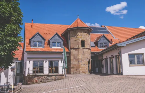 深茲穗納餐廳酒店