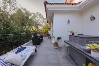 LohonoStays Colina - Villa D Hotels in Assagao