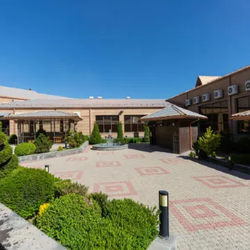 La Defense Hotel Yerevan