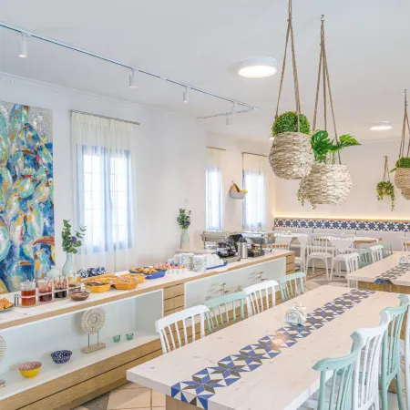 Romantica Hotel Apartments
