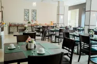Megal Suites Hotel - sarapan